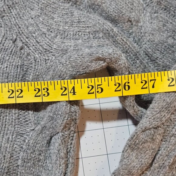 VTG Vineyard Vines Gray Cable Knit Lambs wool & Nylon Sweater With Button Collar - Picture 12 of 14